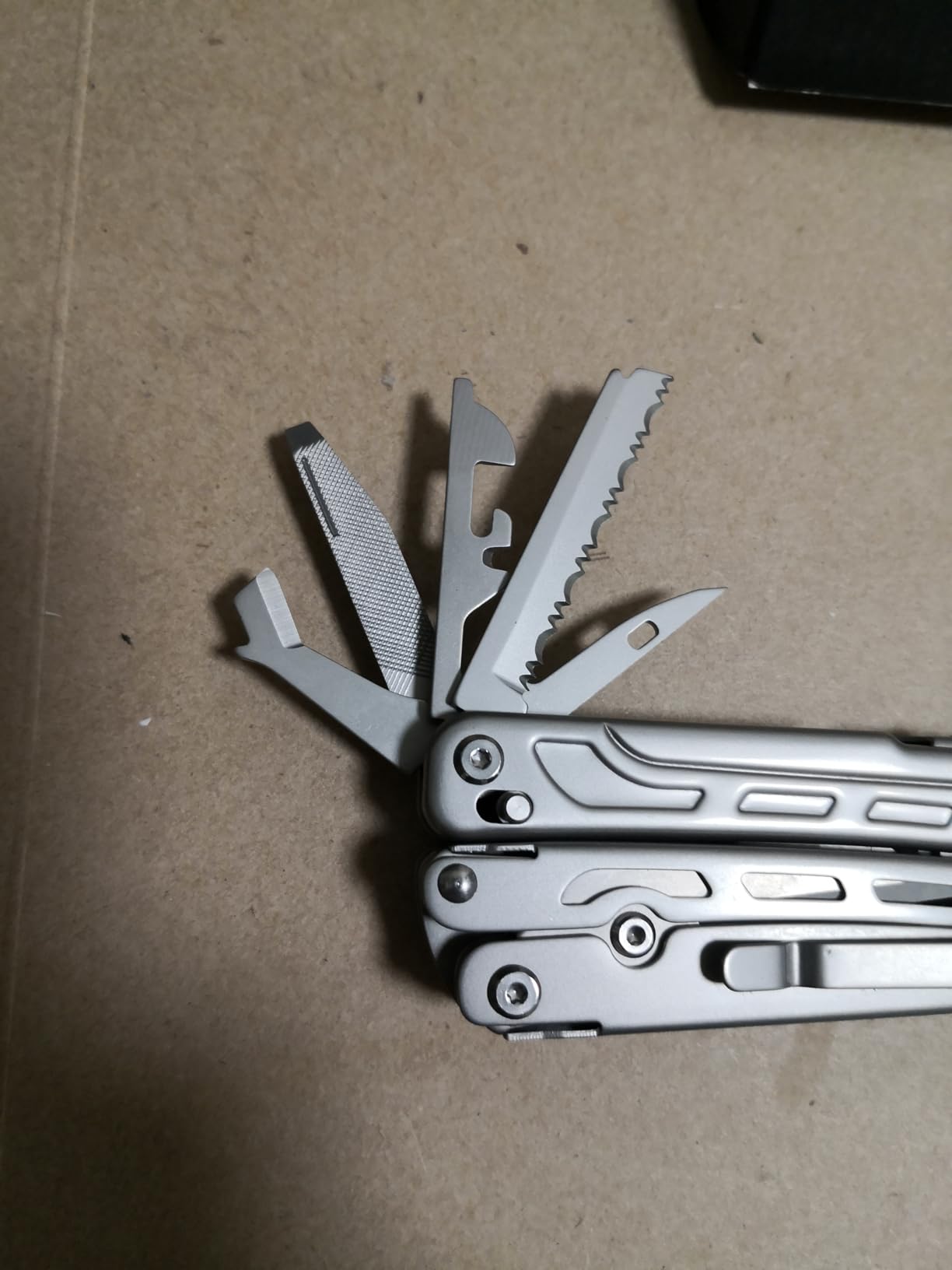 Teslong 18-in-1 EDC Multitool Pliers with Scissors, Pocket Knifes with Screwdrivers, Replaceable Wire Cutters and Saw with Self-locking, Outdoor, Survival, Camping, Stainless Steel, Gift for Men Dad - Customer Photo 1