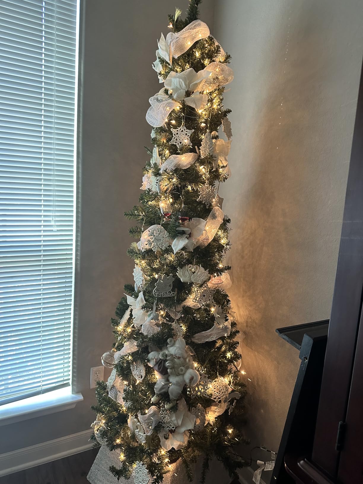 Lenox Ornament, 2025 Babys 1st Christmas Rattle Ornament, Porcelain with Gold Accents and Hanging Cord, Christmas Decorations, Blue/Pink Ribbons, Winter Tree Decor, Winter Decor (Cream, 1 Piece) Customer Review Lenox Ornament, 2025 Babys 1st Christmas Rattle Ornament, Porcelain with Gold Accents and Hanging Cord, Christmas Decorations, Blue/Pink Ribbons, Winter Tree Decor, Winter Decor (Cream, 1 Piece) - Customer Photo 1