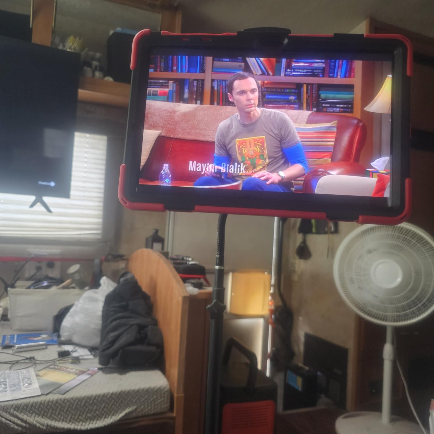 Gooseneck Kindle Holder with Remote Page Turner for Reading in Bed,Tablet Mount Holder for Desk,Flexible Long Arm for Tablets iPhones Kindle Accessories - Customer Photo 1