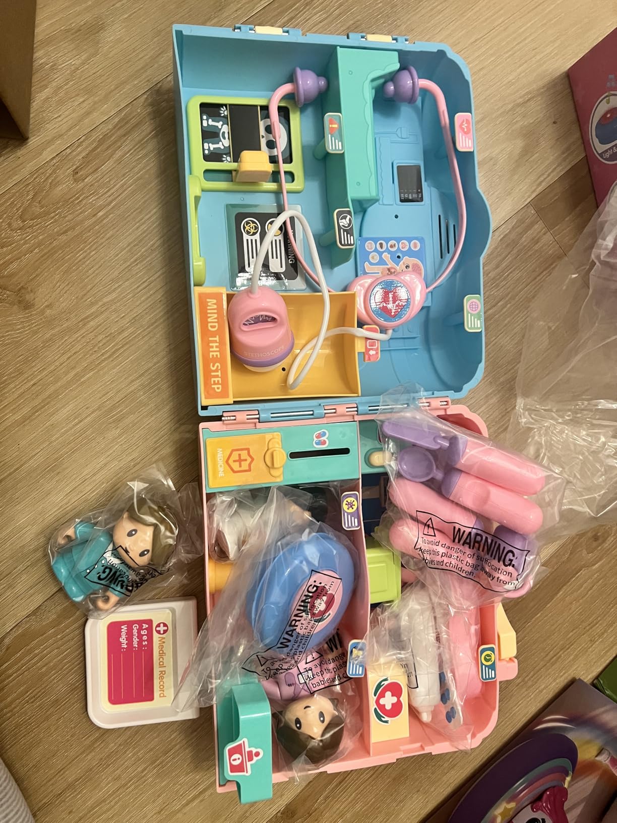 Doctor Kit Toys for Toddlers 1 2 3, Pretend Doctor Playset with Hospital Scene, Role Play Medical Toys for Kids 12-18 Months, Ideal Birthday Xmas Gift for Girls Ages 1-3 - Customer Photo 1