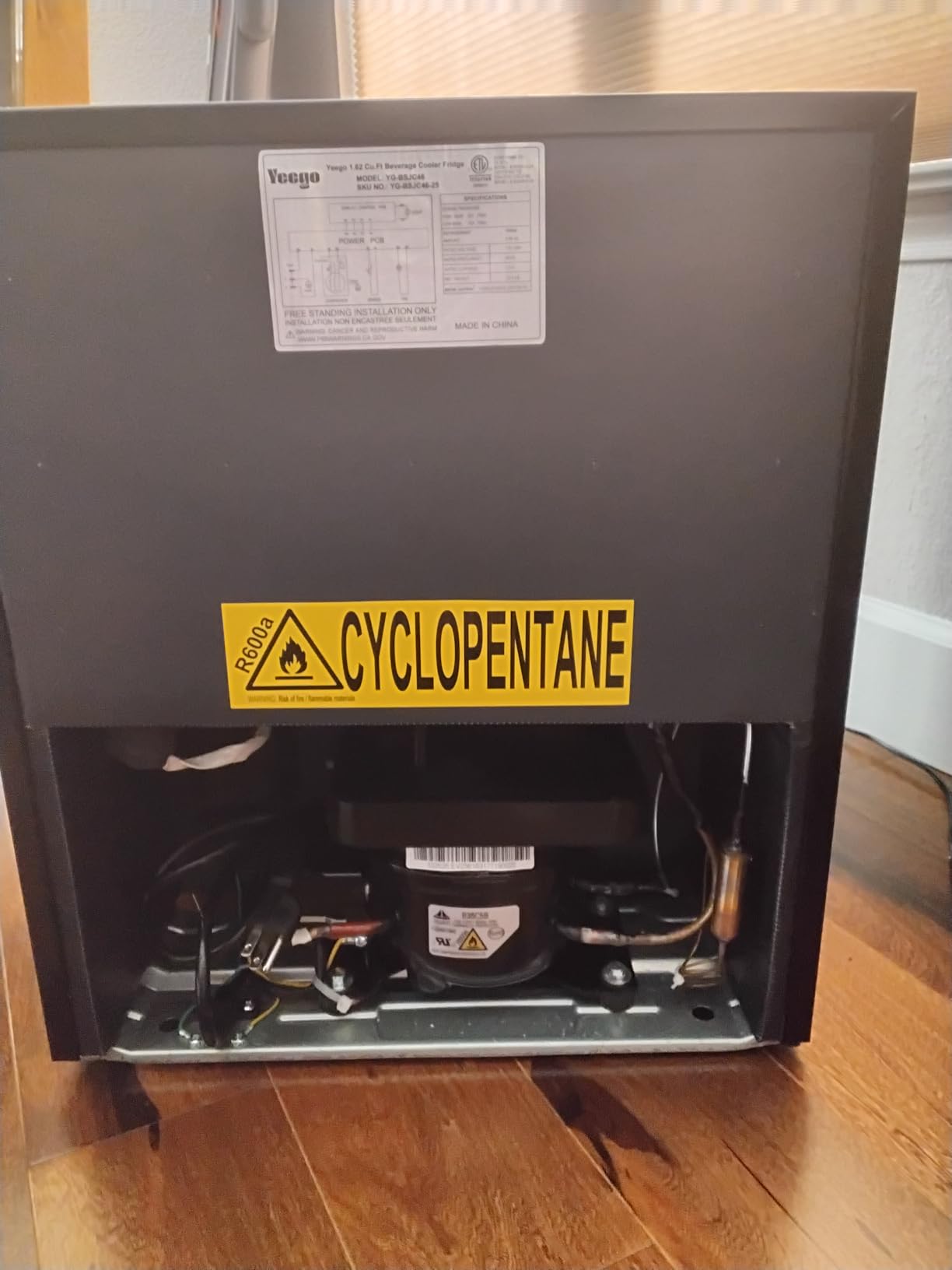 Yeego Beverage Refrigerator Cooler, 155 Cans Mini Fridge with Glass Door Beverage Fridge with Adjustable shelves for Soda Beer or Wine,Beverage Cooler with Digital Temperature Control for Home Office - Customer Photo 1