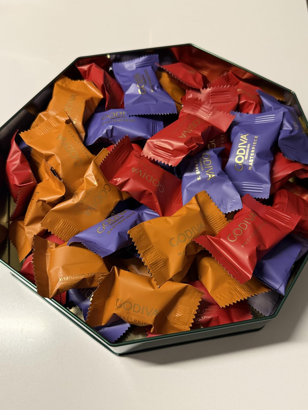 Godiva Holiday Masterpiece Gift Tin, Assorted Milk & Dark Chocolates with Ganache and Caramel, Gourmet Christmas Gift, Kosher & Halal, 50 Pc - Customer Photo 1