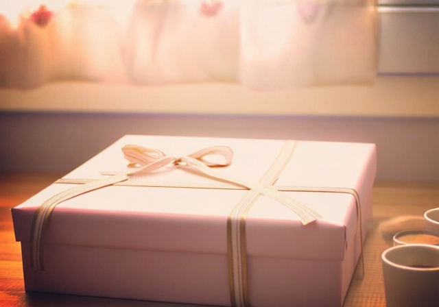 Gifts For Sisters: 12 Thoughtful Presents She'll Actually Love - PropelRC