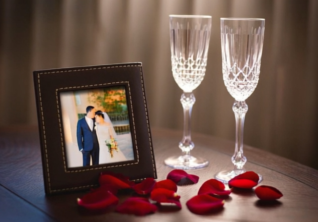 3rd Anniversary Gifts [cy]: 8 Thoughtful Presents to Celebrate Your Milestone - PropelRC