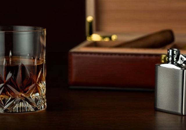 Best Cigar Gifts 2025: 12 Premium Accessories for Every Budget - PropelRC
