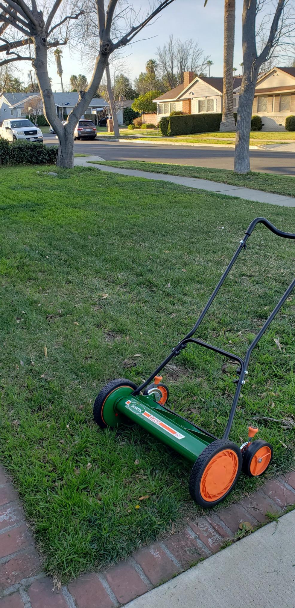 Scotts Outdoor Power Tools 2000-20S 20-Inch 5-Blade Classic Push Reel Lawn Mower, Green - Customer Photo 1