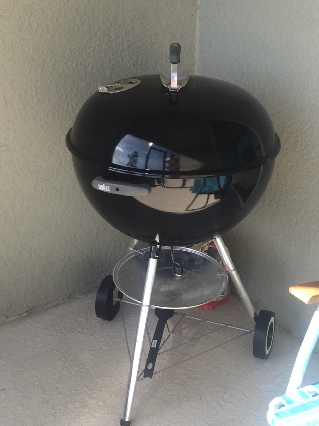 Weber Original Kettle Charcoal Grill, 22-Inch, Black customer photo 1