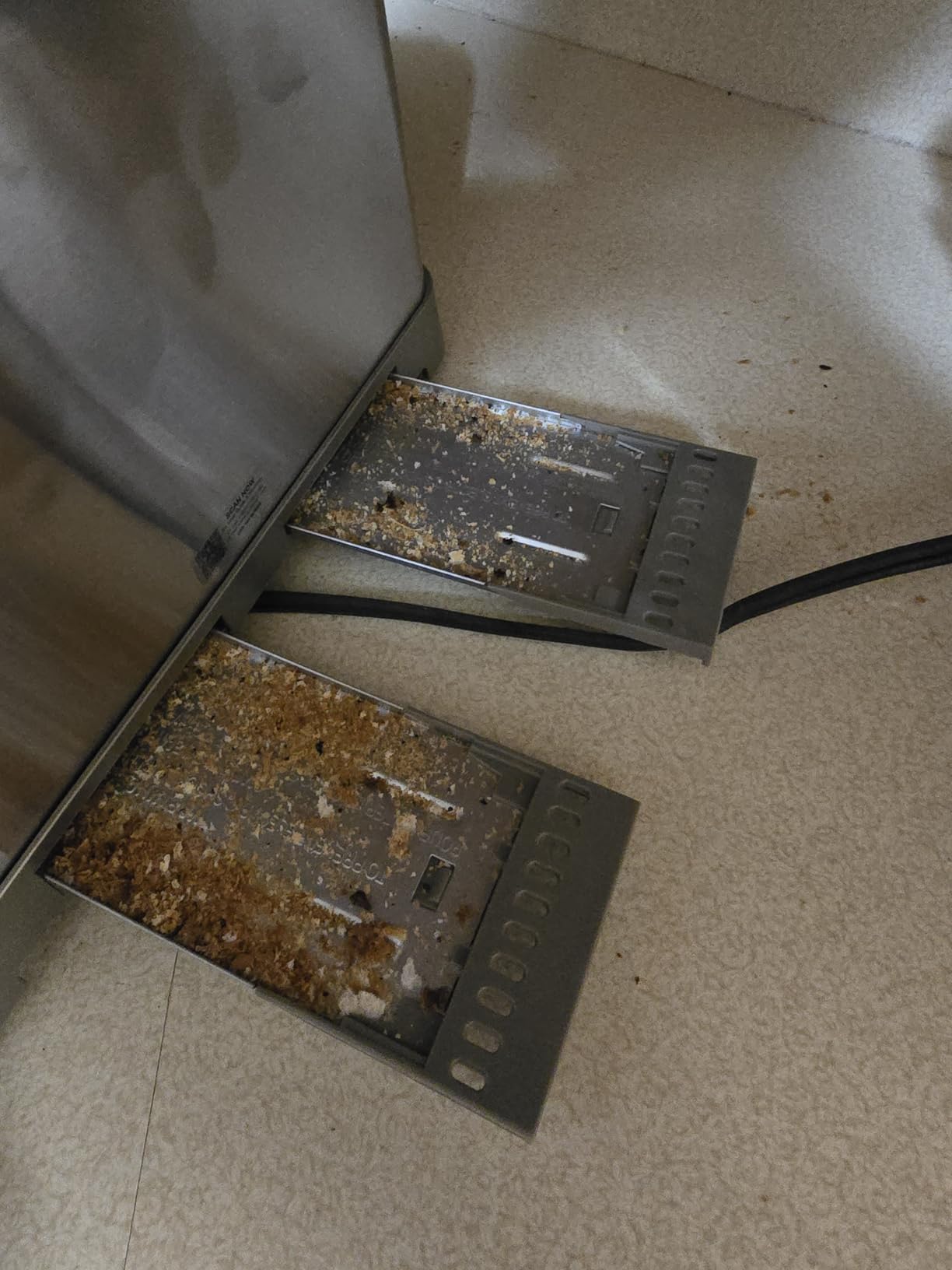 Cuisinart CPT-180P1 Metal Classic 4-Slice Toaster, Brushed Stainless Steel - Customer Photo 1