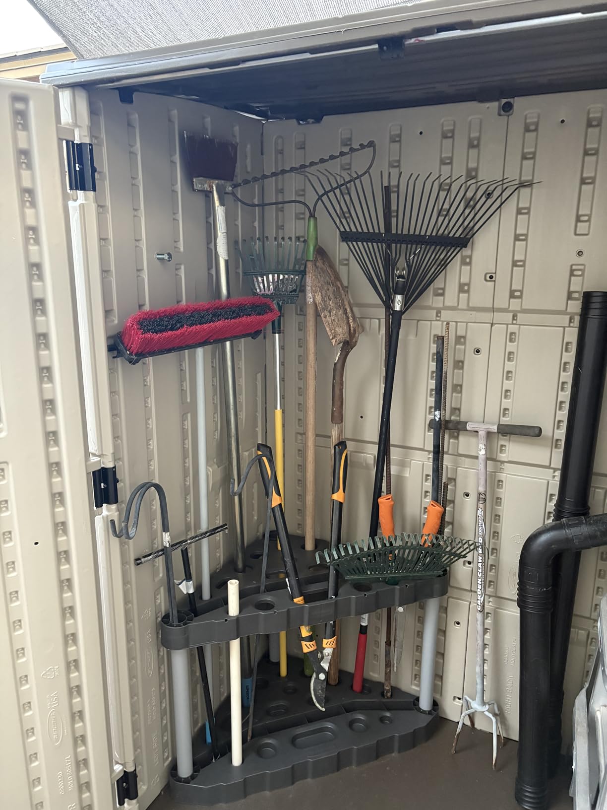 Rubbermaid Garage Tool Tower Rack Easy to Assemble Wheeled Organizes up to 40 Long-Handled Tools/Rakes/ Brooms/Shovles in Home/House/Outdoor/Shed Black - Customer Photo 2