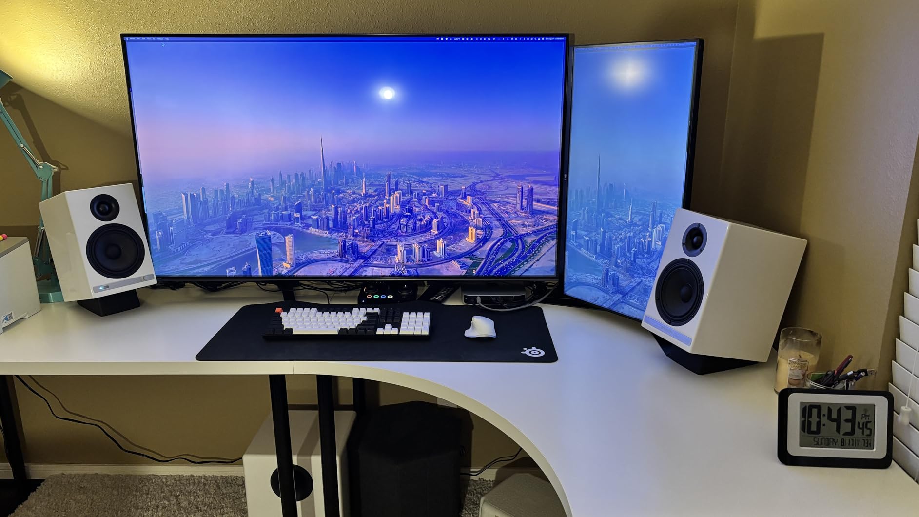 Audioengine S8 Powered Subwoofer Speaker - 250W 8-inch Home Woofer with Built-in Amplifier - Customer Photo 1