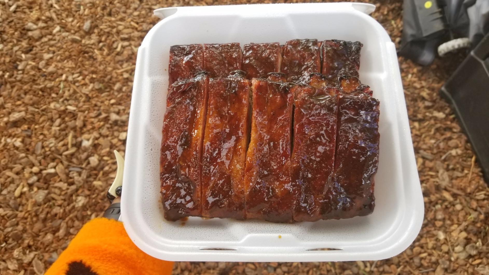 Weber 18-inch Smokey Mountain Cooker, Charcoal Smoker - Customer Photo 1