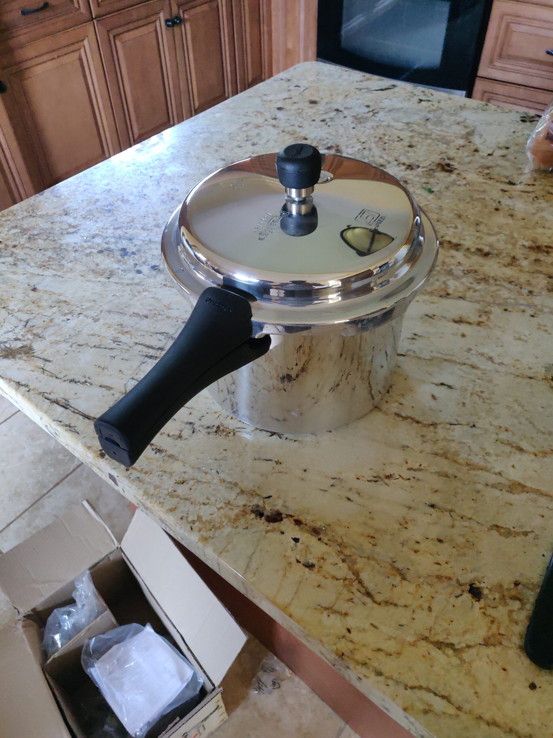 Prestige Popular Aluminum Pressure Cooker, 5 L, Silver - Customer Photo 1