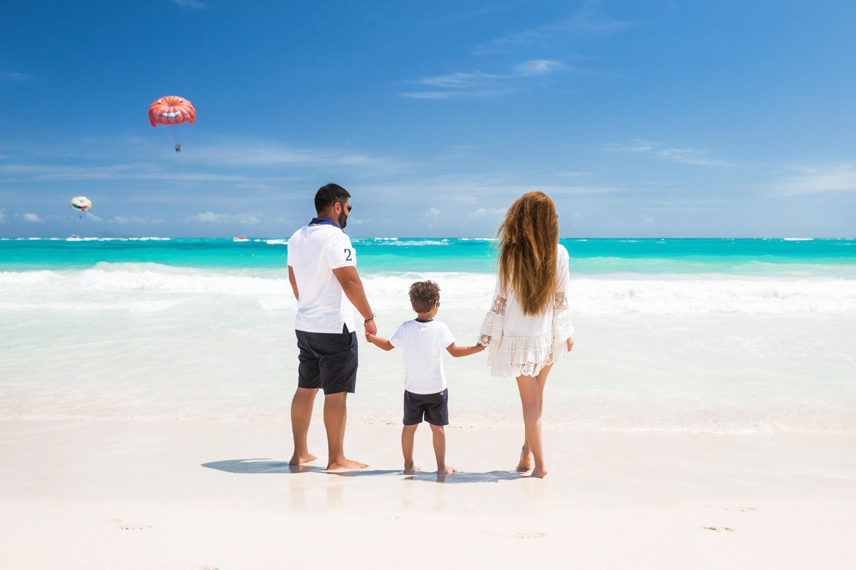 Hoya Circular Polarizer Filter (HRT CIR-PL UV) – 77mm Polarizing Filter with UV Absorbing Glass, High-Rate Transparency Film for Camera Lens – Multi-Coated Aluminum Frame & Water Resistant - Customer Photo 1