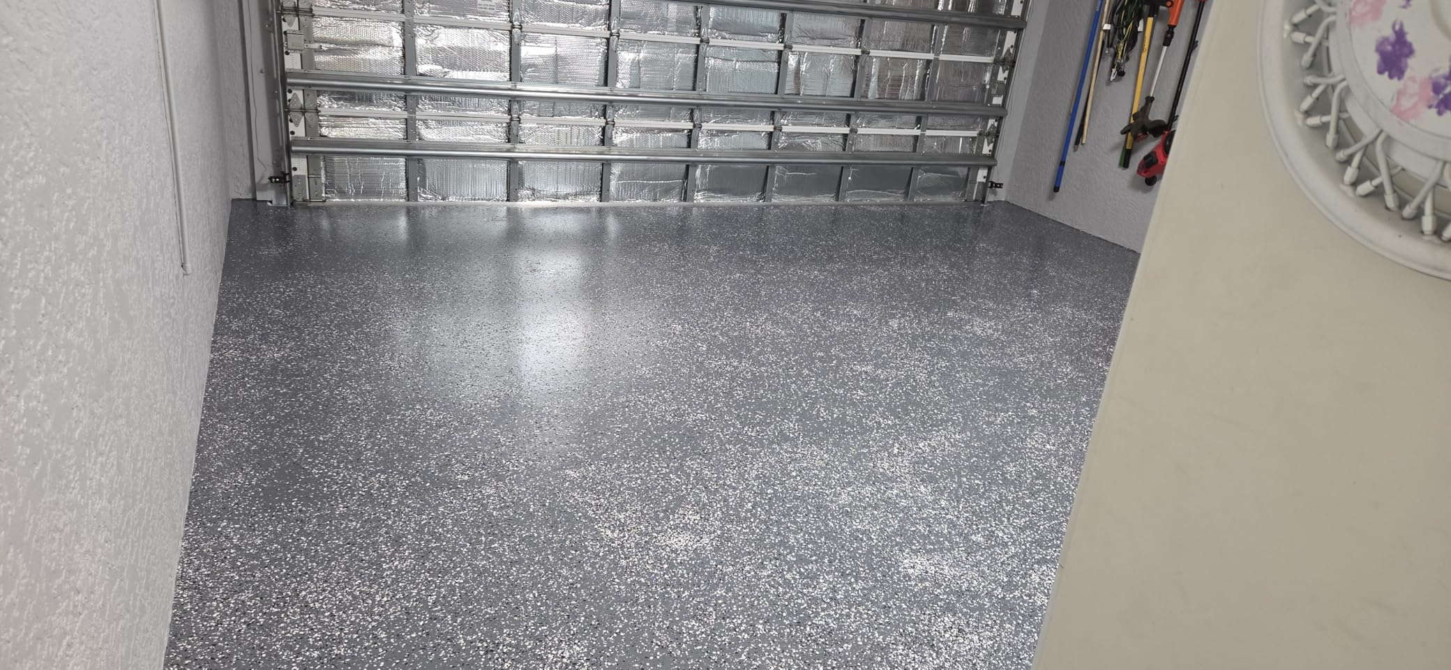 Rust-Oleum 251965 EPOXYSHIELD Garage Floor Coating Kit, 1 Car, Gloss Gray - Customer Photo 1