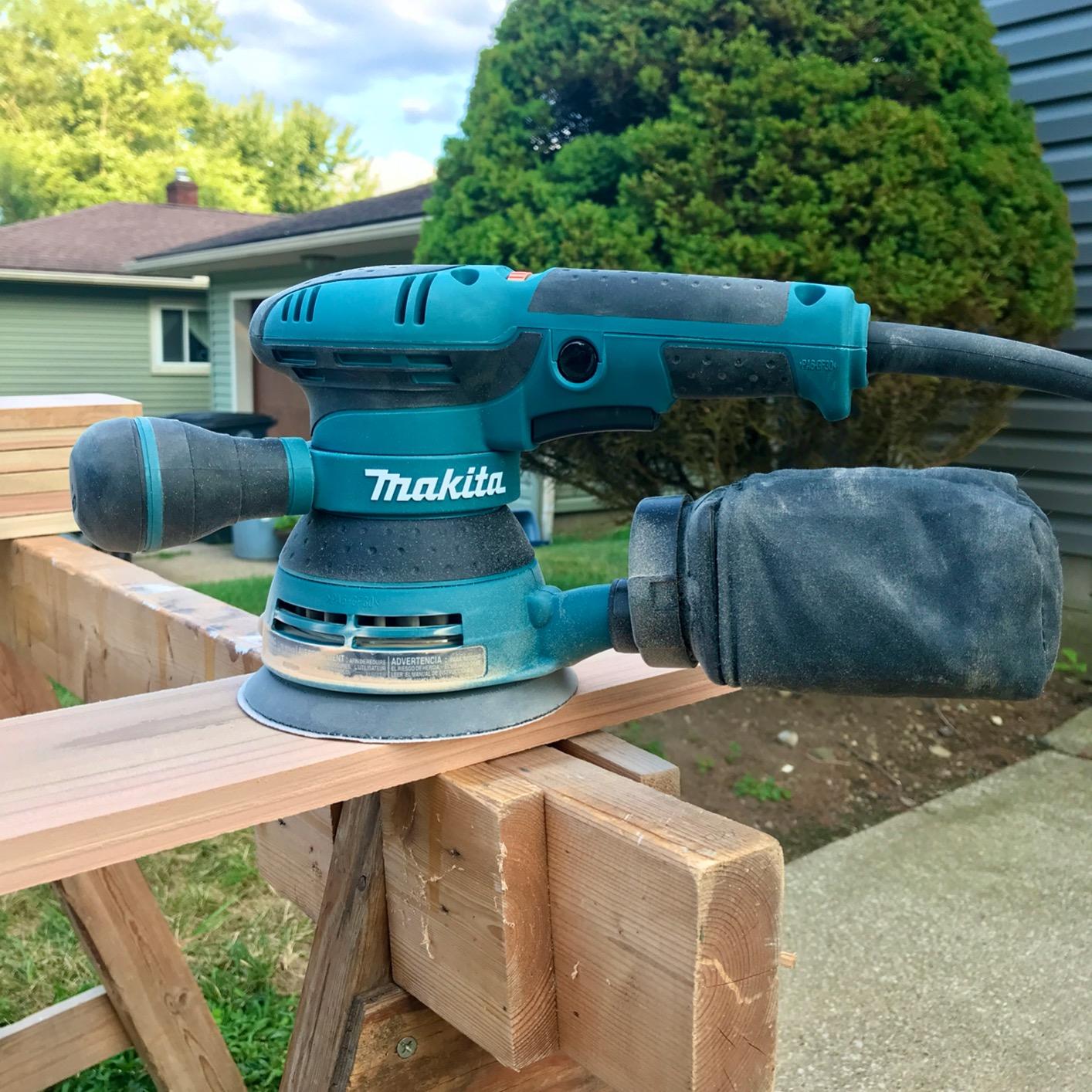 Makita BO5041K 5