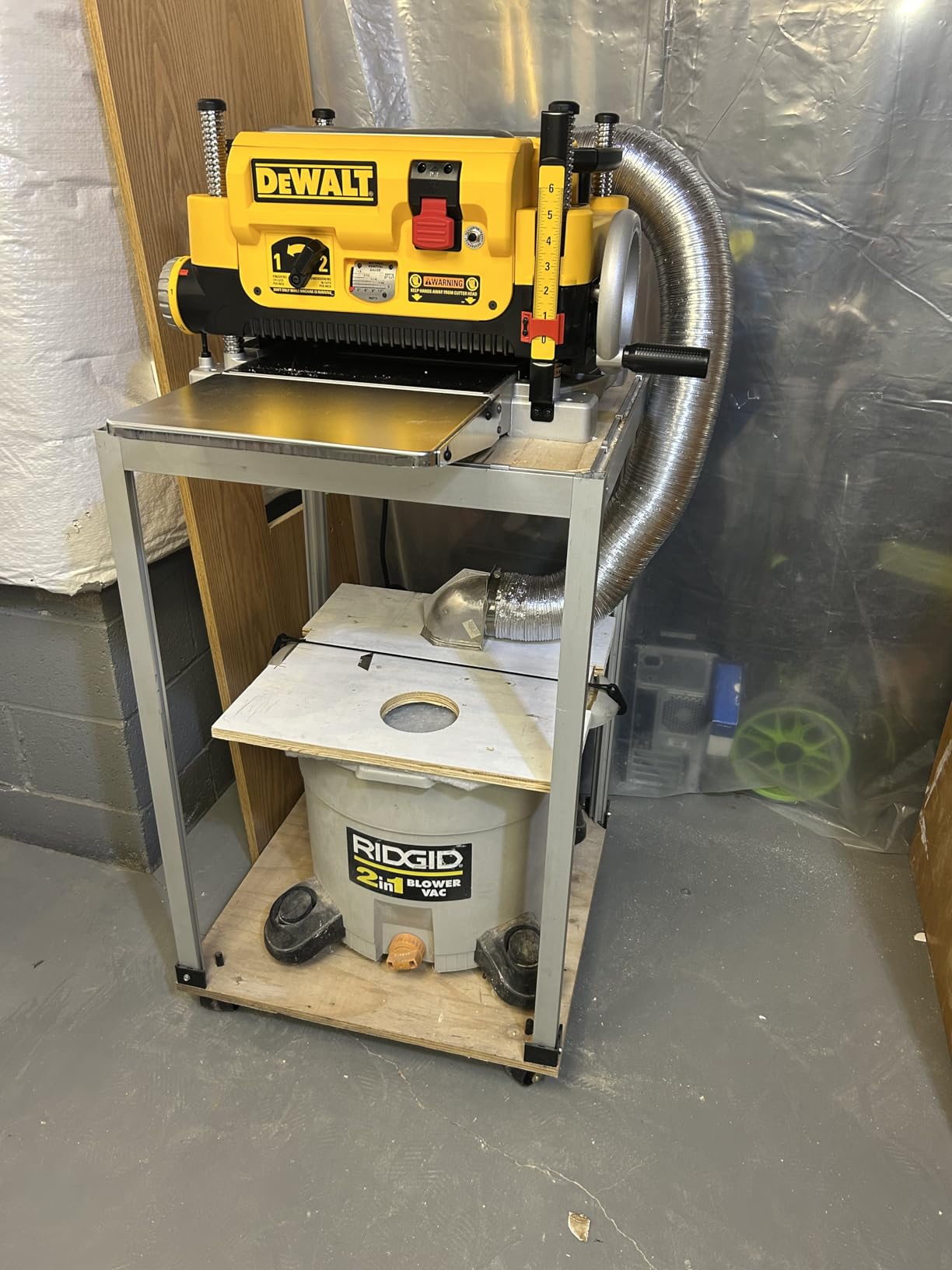 DEWALT Thickness Planer, 13-inch Wood Planer, Three Knife Two Speed, 15 Amp, 20,000 RPM Motor (DW735X) - Customer Photo 1