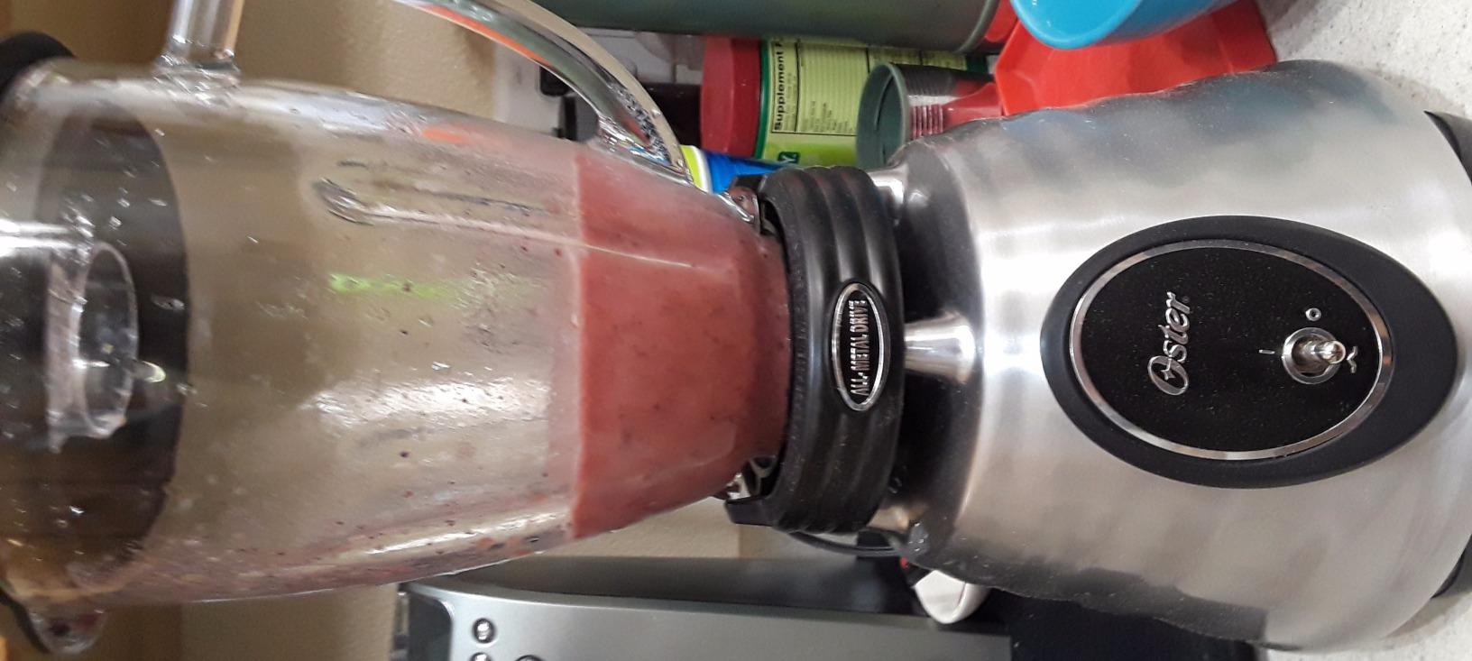 Oster Classic Series Heritage Blender with 6-Cup Glass Jar, 1000W Power, Stainless Steel Countertop Kitchen Blender - Customer Photo 2