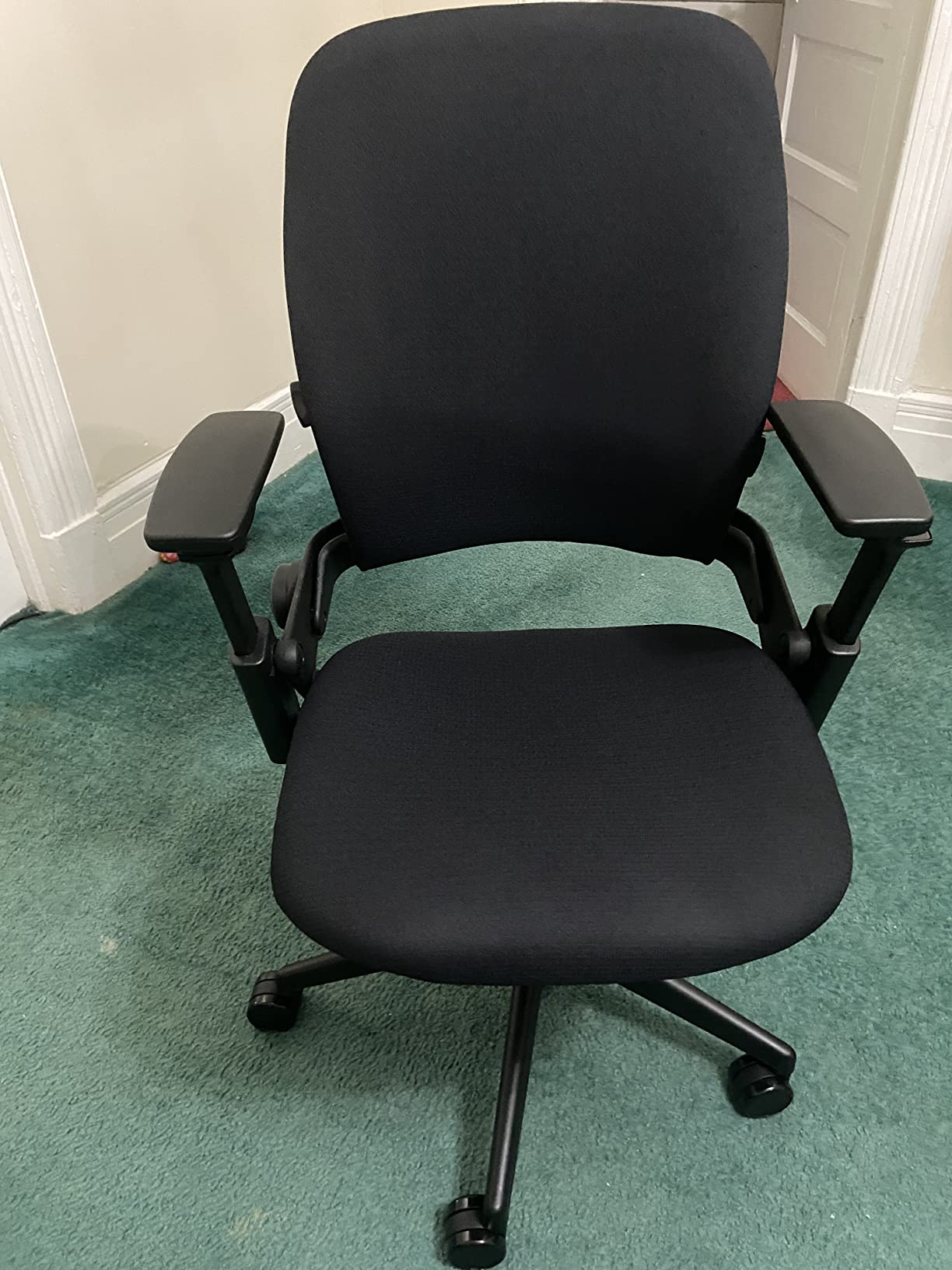 Steelcase Leap Office Chair - Seven Points of Adjustability - Ergonomic Back Support Chair - Lumbar Support - 4D Adjustable Arms - Black Frame - Onyx - Customer Photo 1
