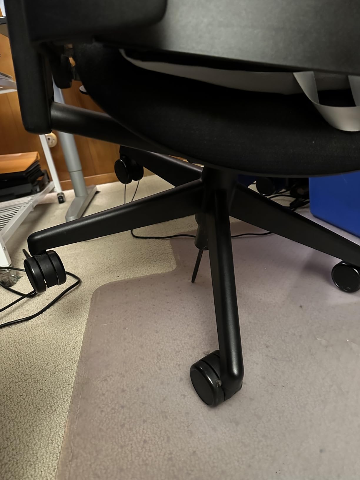 Steelcase Leap Office Chair - Seven Points of Adjustability - Ergonomic Back Support Chair - Lumbar Support - 4D Adjustable Arms - Black Frame - Onyx - Customer Photo 2