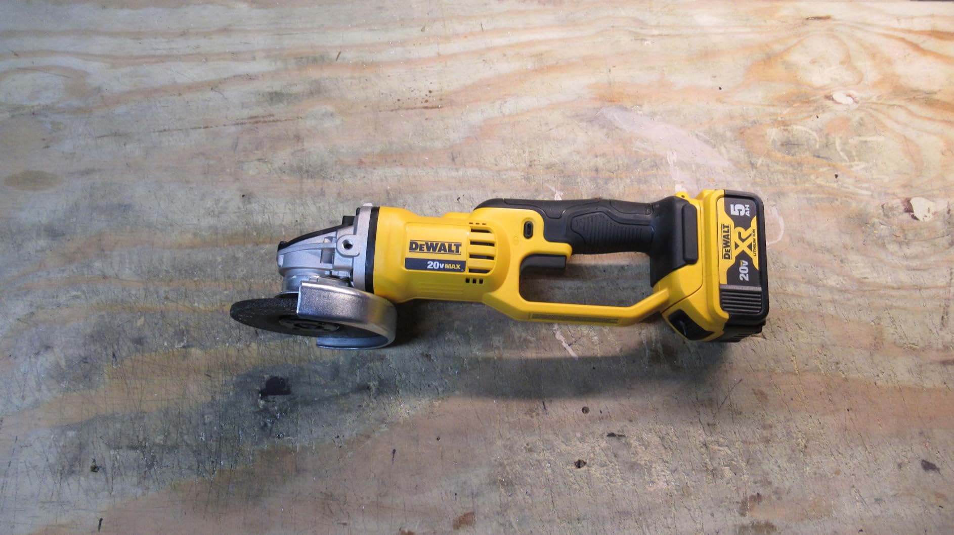 DEWALT DCG412B 20V MAX* Lithium Ion 4-1/2 DEWALT DCG412B 20V MAX* Lithium Ion 4-1/2