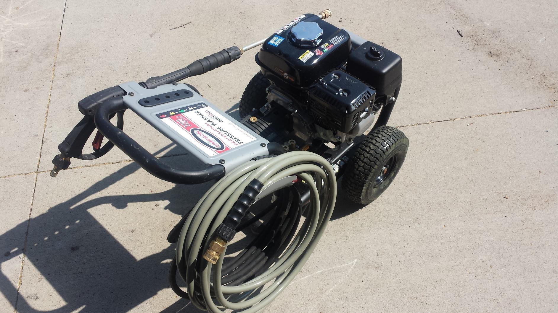 SIMPSON Cleaning PS3228 PowerShot 3300 PSI Gas Pressure Washer, 2.5 GPM, Honda GX200 Engine, Includes Spray Gun and Extension Wand, 5 QC Nozzle Tips, 5/16-inch x 25-foot MorFlex Hose, 49-State - Customer Photo 1
