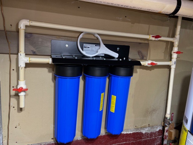 iSpring Whole House Water Filter System, Highly Reduces Sediment, Taste, Odor, and up to 99% Chlorine, 3-Stage w/ 20-Inch Sediment and Carbon Block Filters, Model: WGB32B, 1