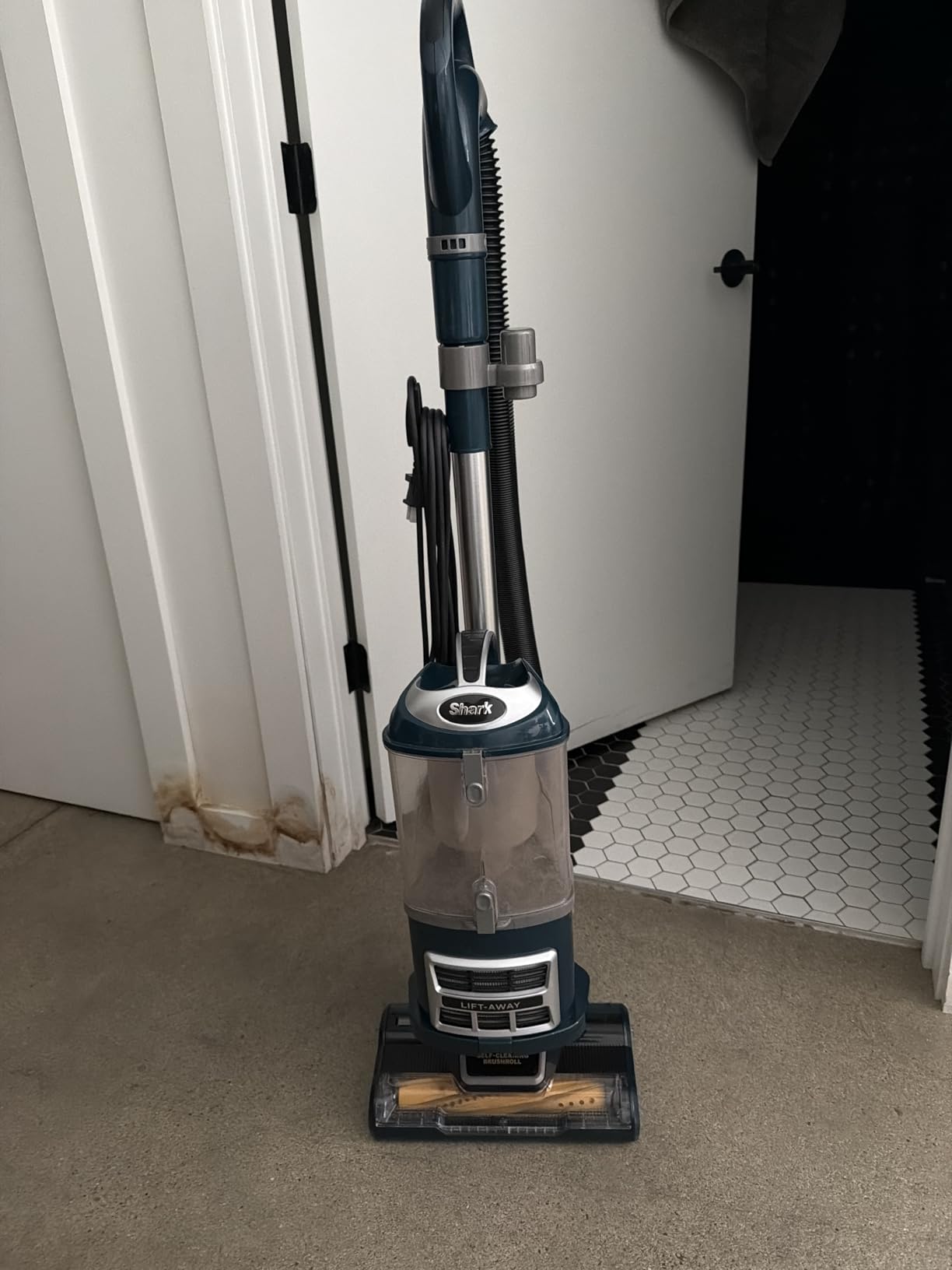 Shark NV501 Rotator Professional Lift-Away Upright Vacuum with HEPA Filter, Swivel Steering, LED Headlights, Wide Upholstery Tool, Dusting Brush & Crevice Tool, White/Red - Customer Photo 1