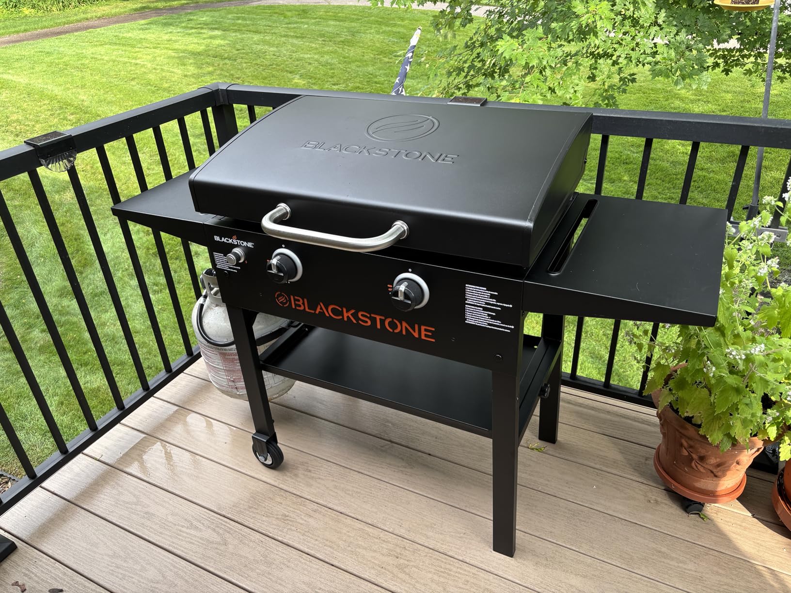 Blackstone Flat Top Gas Grill Griddle 2 Burner Propane Fuelled Rear Grease Management System 28 inch - Customer Photo 1