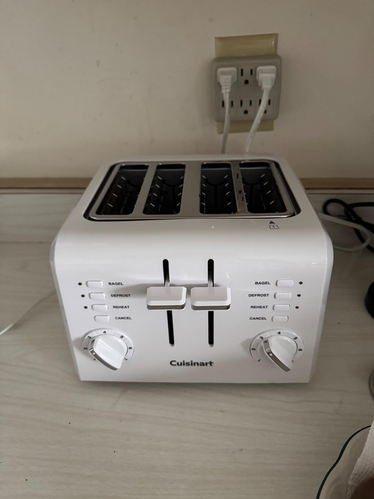 Cuisinart CPT-142P1 4-Slice Compact Plastic Toaster, White - Customer Photo 1