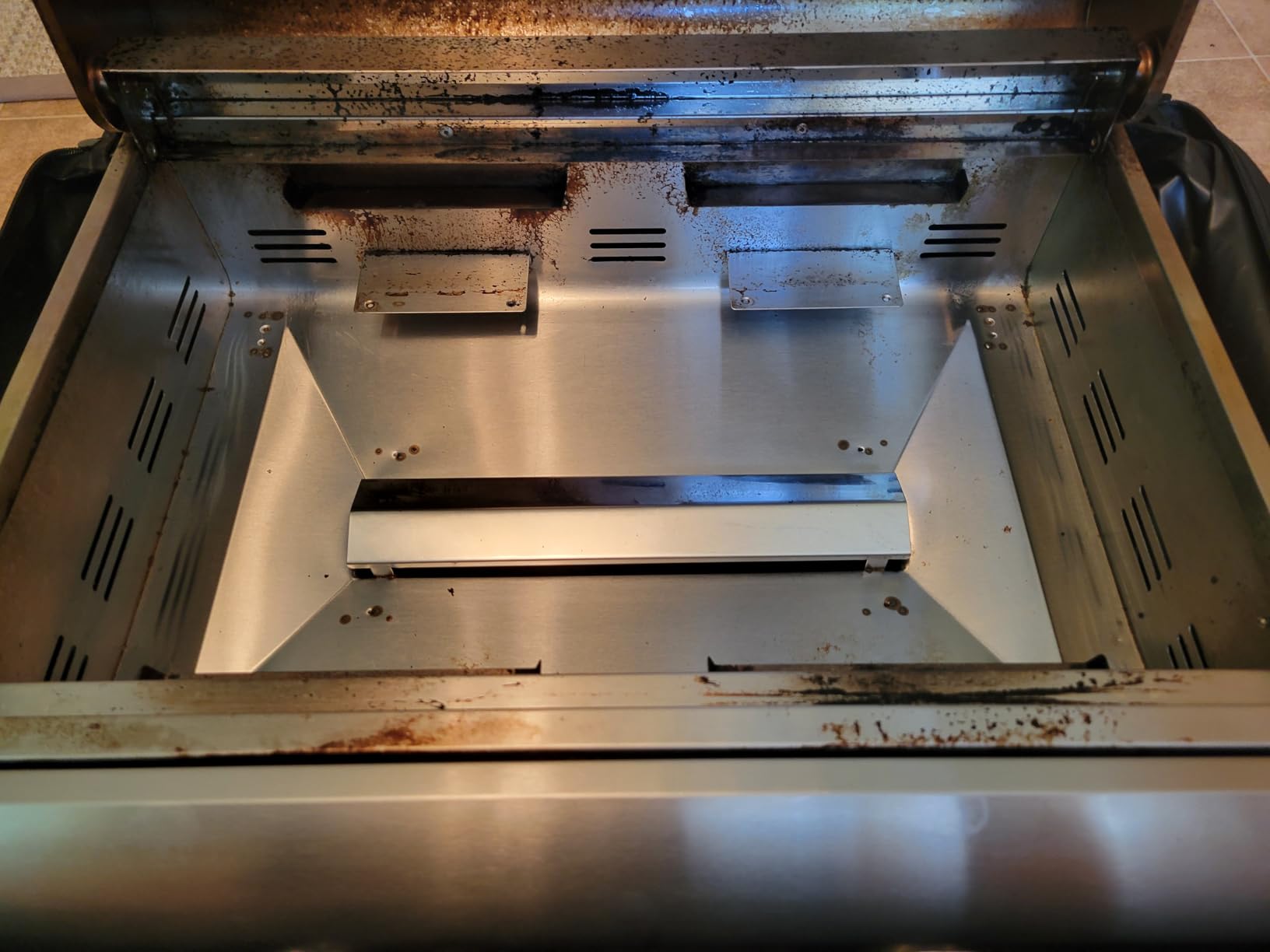 Cuisinart Chef's Style Tabletop Portable Propane Grill, 20,000 BTU Stainless Steel 2-Burner Outdoor Gas Grill for Camping, Tailgates, BBQ, Hassle-Free Setup, Twist-Start Ignition, CGG-306 customer photo 2