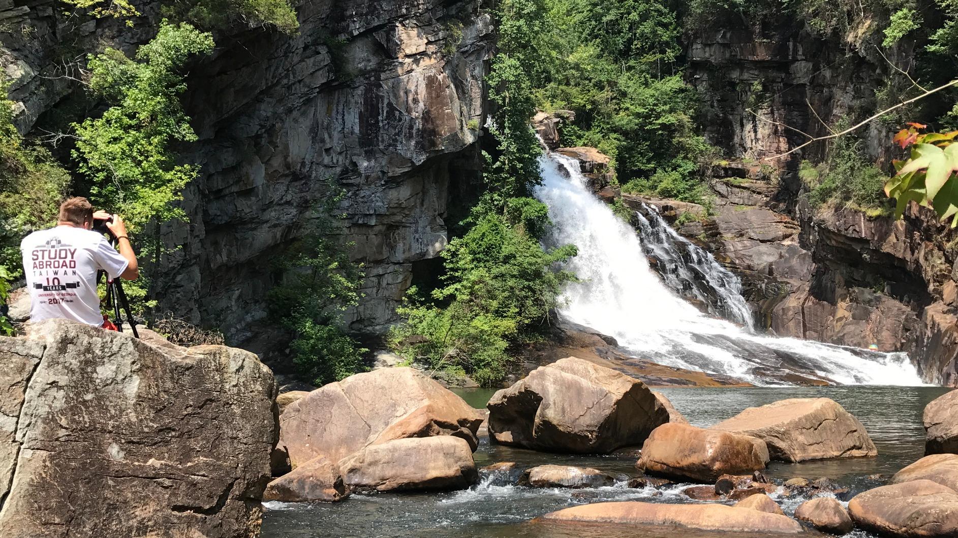 Manfrotto MT190XPRO4 Aluminum 4-Section Tripod, Black - Customer Photo 1