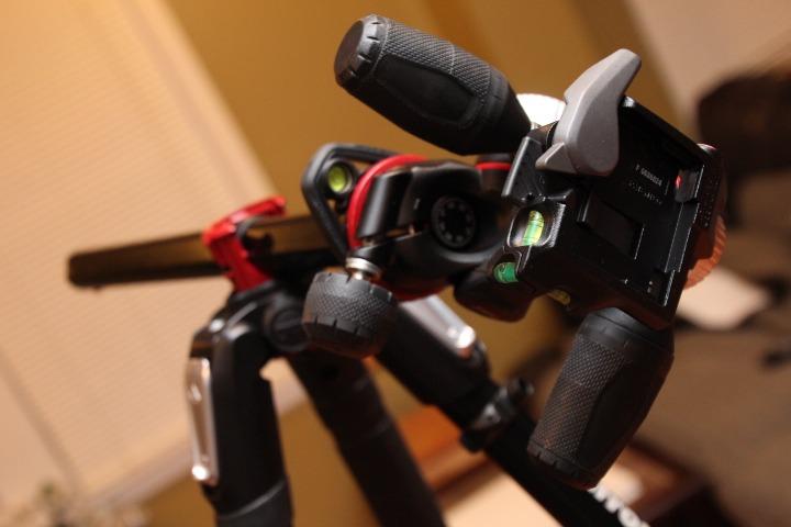 Manfrotto MT055CXPRO3 Carbon Fiber 3-Section Tripod with Horizontal Column, Black - Customer Photo 2