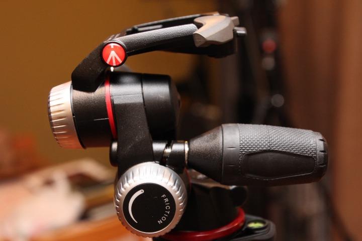 Manfrotto 055 Aluminum 3-Section Tripod with Horizontal Column (MT055XPRO3),Black - Customer Photo 5