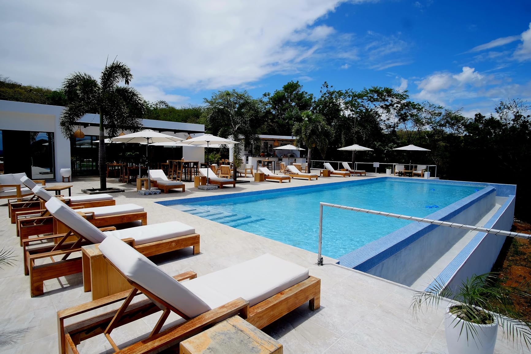 Rokinon 12mm f/2.0 NCS CS Wide Angle Lens for Fujifilm X - Fast Aperture, Nano Coated Optics, Manual Focus, APS-C Mirrorless, Ideal for Landscape, Architecture, Low-Light Shots (Black) Customer Review Rokinon 12mm f/2.0 NCS CS Wide Angle Lens for Fujifilm X - Fast Aperture, Nano Coated Optics, Manual Focus, APS-C Mirrorless, Ideal for Landscape, Architecture, Low-Light Shots (Black) - Customer Photo 1