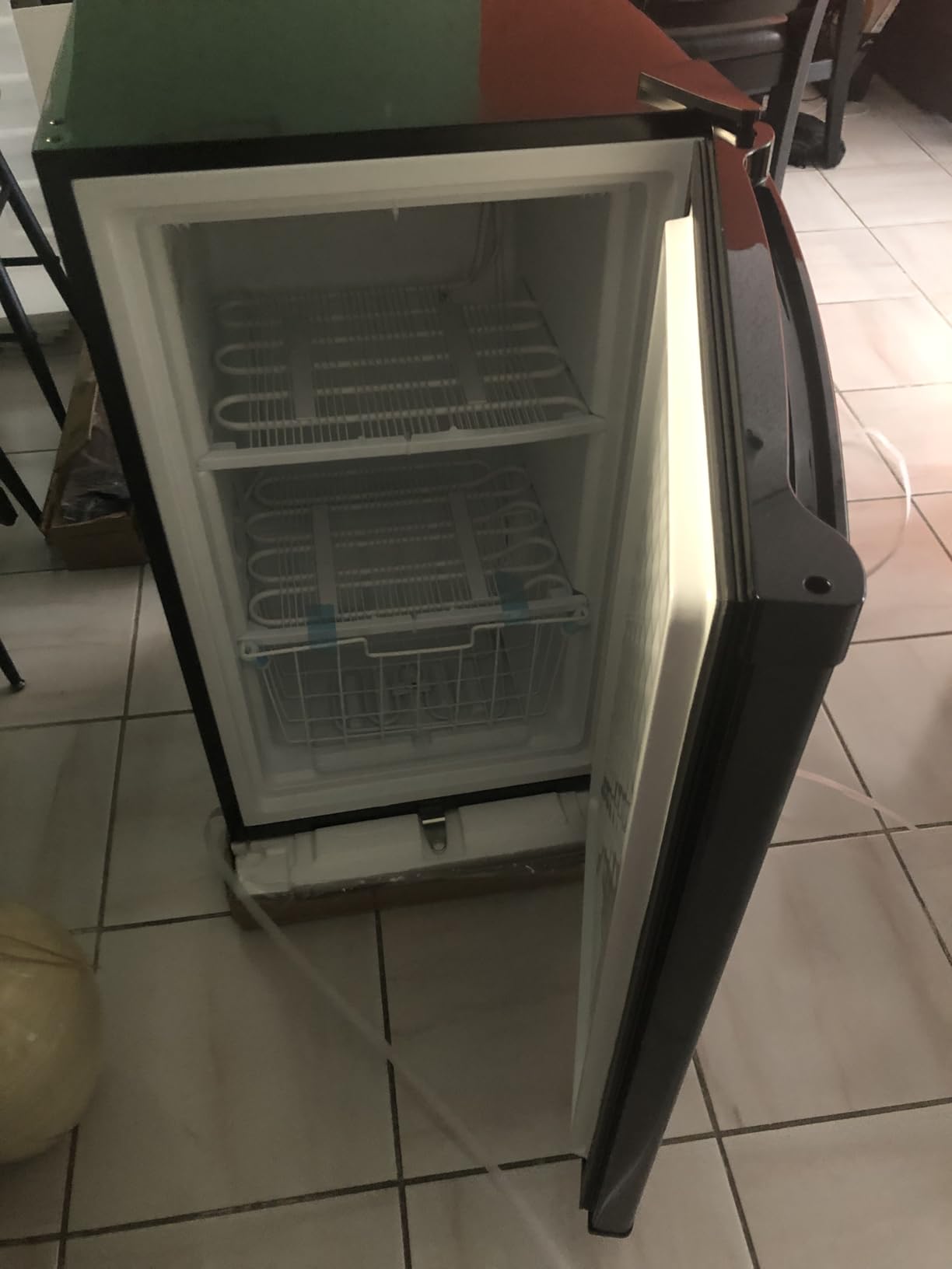 Midea WHS-109FW1 Upright Freezer, 3.0 Cubic Feet Mini Freezer, For Kitchen Apartment Office Basement or Dormitory, White - Customer Photo 2