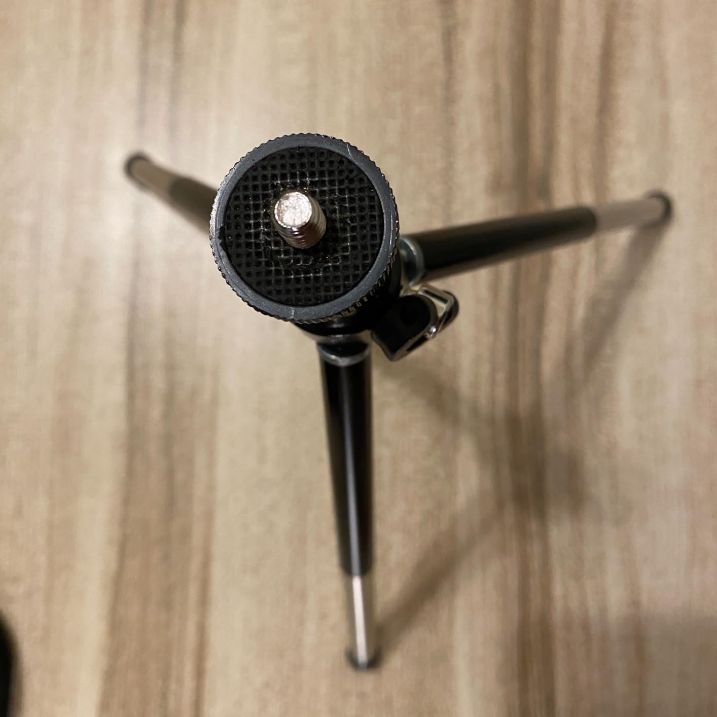 Amazon Basics Lightweight Mini Tripod, Black Customer Review Amazon Basics Lightweight Mini Tripod, Black - Customer Photo 1