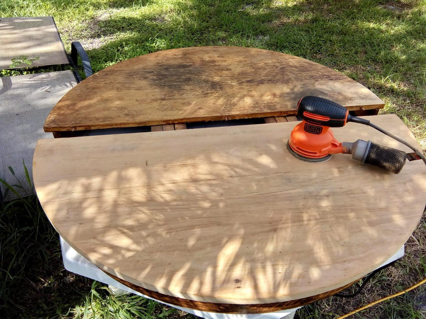 BLACK+DECKER Orbital Sander, 5 Inch, 2.0 Amp, 12000 OPM, Corded, 1 Sandpaper Sheet and Dust Bag Included (BDERO100) - Customer Photo 2