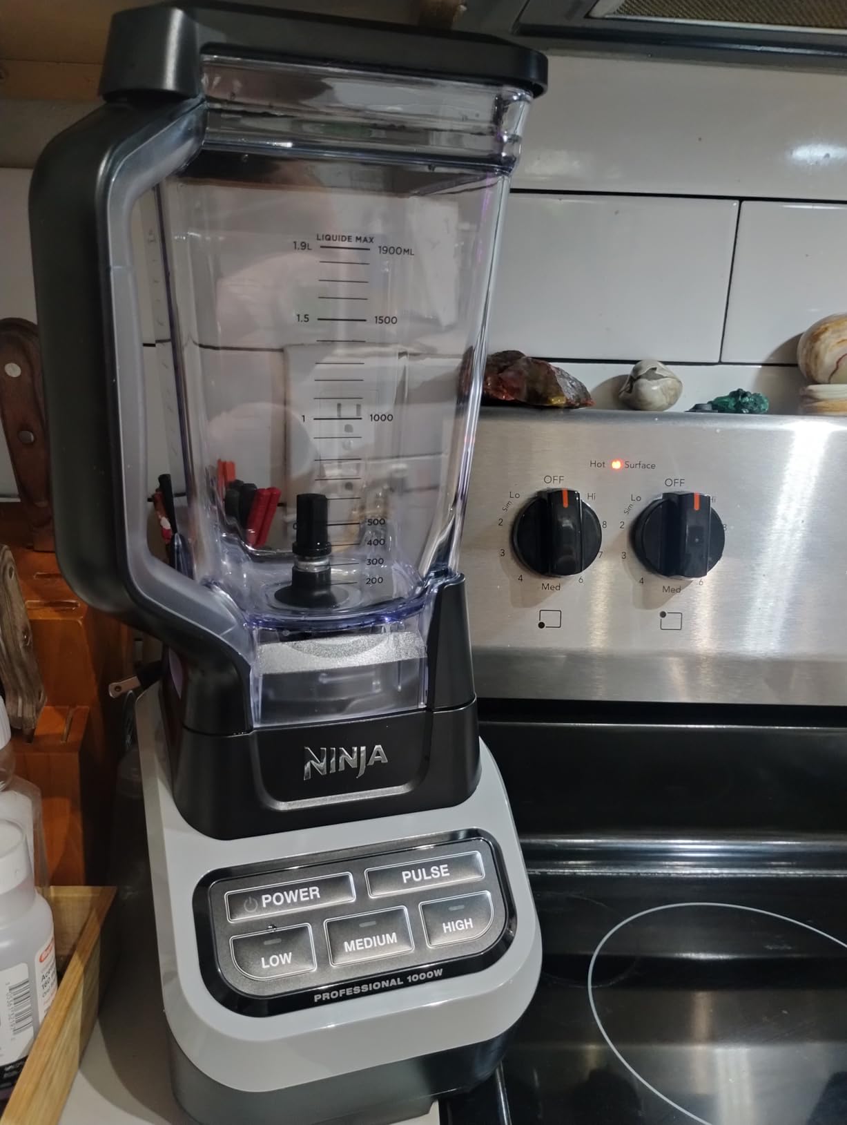 Ninja Professional Blender 1000W, Total Crushing Technology- Smoothies, Ice Crushing & Frozen Fruit, Full-Size Countertop Blender, 72-oz. Pitcher, Black & Grey, BL610 - Customer Photo 2