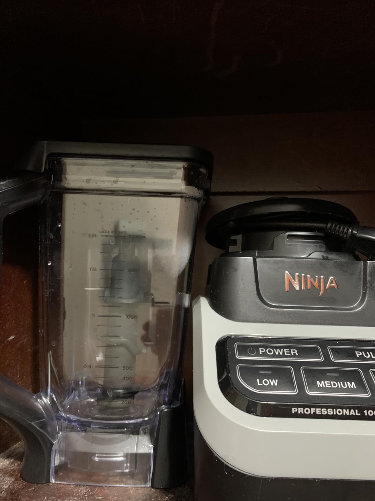 Ninja Professional Blender 1000W, Total Crushing Technology - Smoothies, Ice Crushing & Frozen Fruit, Full-Size Countertop Blender, 72-oz. Pitcher, Black & Grey, BL610 - Customer Photo 3