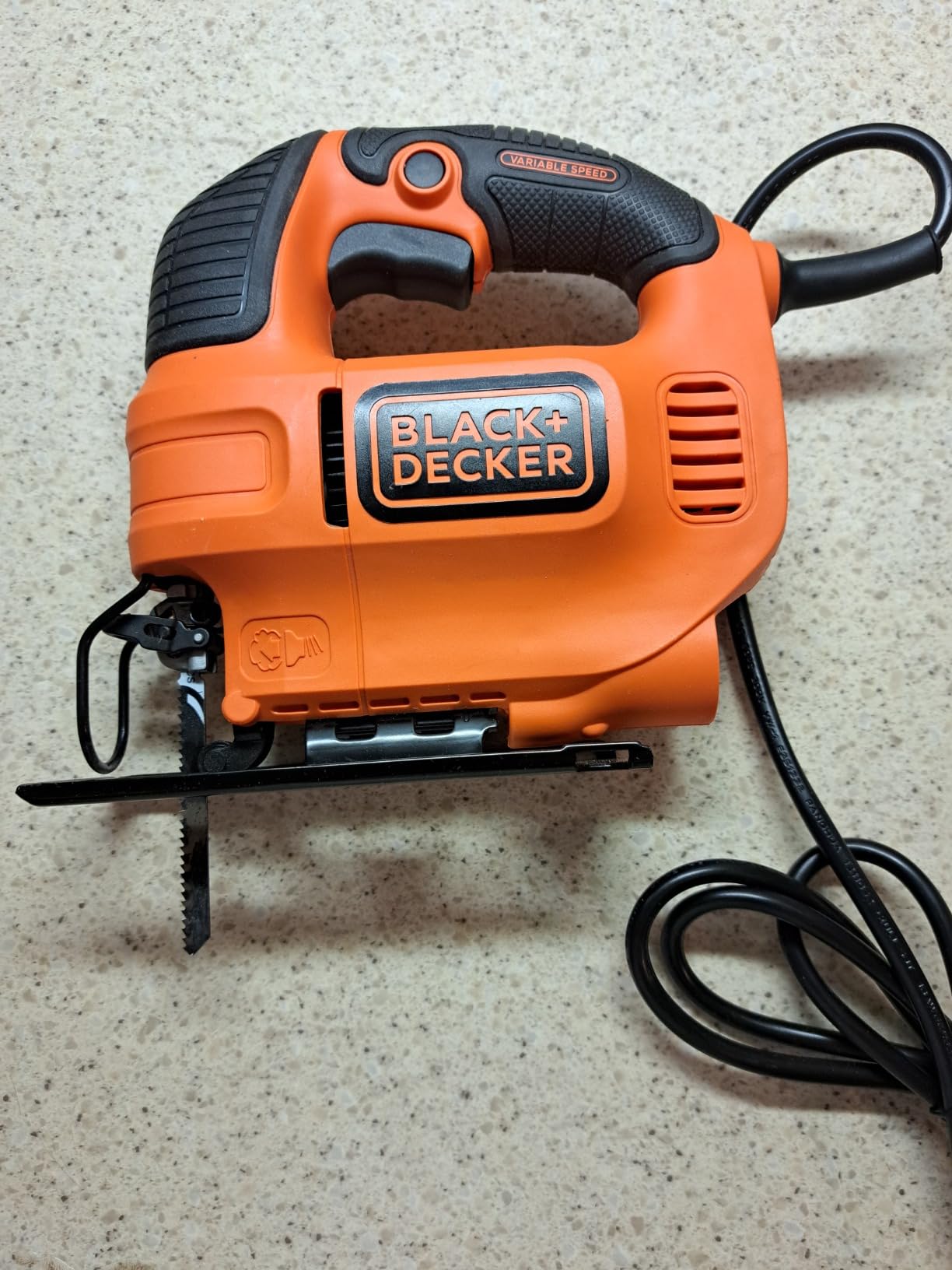 BLACK+DECKER Jig Saw, 4.5 -Amp (BDEJS300C) - Customer Photo 4