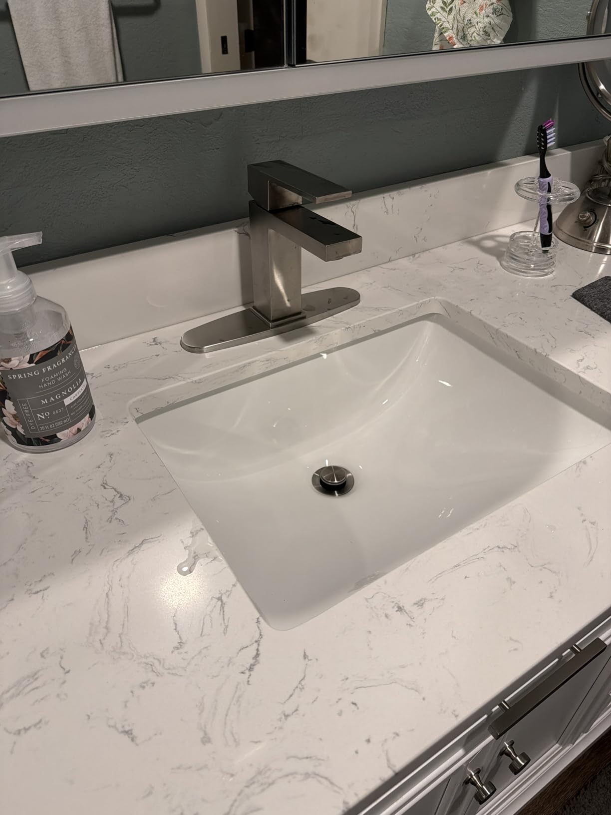 Delta Modern Brushed Nickel Bathroom Faucet 1 Hole, Single Hole Bathroom Sink Faucet for Vanity, Metal Push-Pop Drain Assembly, Stainless 567LF-SSPP - Customer Photo 1