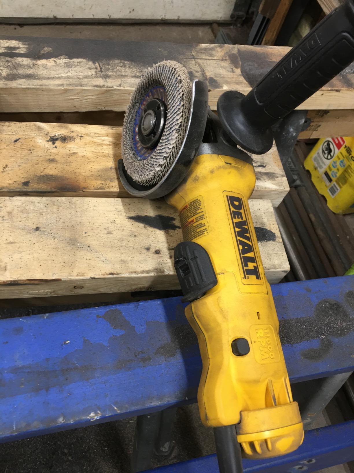 DEWALT Angle Grinder, 4.5 Inch, 11 Amp, 11,000 rpm, With Paddle Switch, Ergonomic Compact Design Grinder Tool (DWE402) Customer Review DEWALT Angle Grinder, 4.5 Inch, 11 Amp, 11,000 rpm, With Paddle Switch, Ergonomic Compact Design Grinder Tool (DWE402) - Customer Photo 2