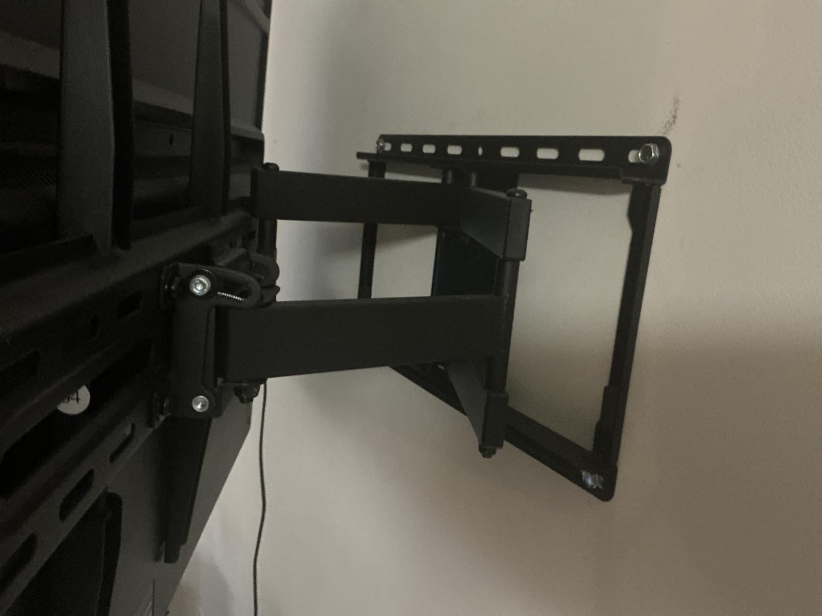 Mounting Dream TV Wall Mount for 32-65 Inch Television,Mount with Swivel and Tilt, Full Motion Bracket with Articulating Dual Arms, Fits 16inch Studs, Max VESA 400X400 mm, 99lbs, MD2380 - Customer Photo 2