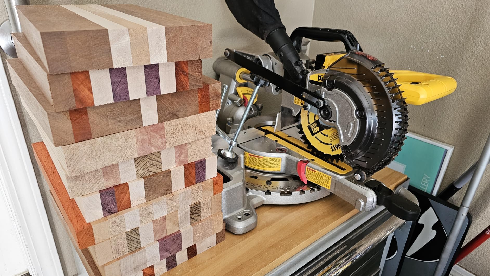 DEWALT 20V MAX* 7-1/4-Inch Miter Saw, Cordless (DCS361M1) - Customer Photo 0