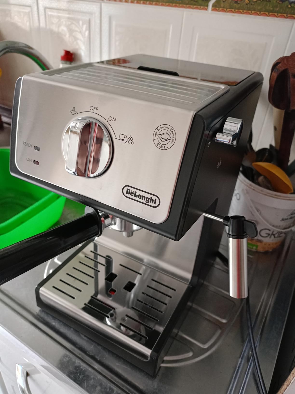 De'Longhi 15-Bar Pump Espresso Machine with Milk Frother & Temperature Control - Compact Home Barista Coffee Maker for Espresso, Latte, Cappuccino & Iced Coffee, Easy to Clean Design - Customer Photo 1