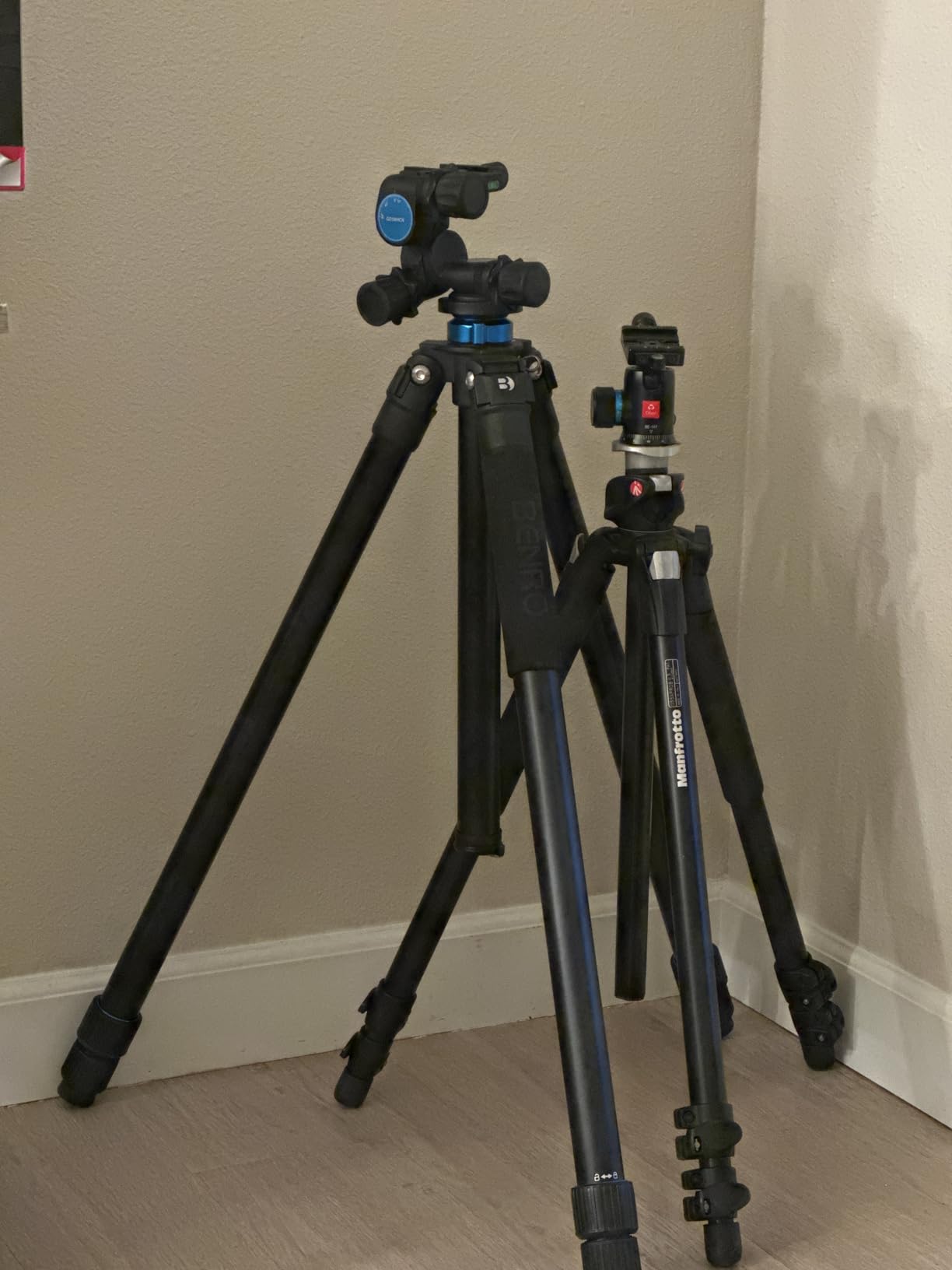 Benro Mach3 Aluminum Tripod – Professional 3-Section Heavy-Duty Aluminum Tripod with Twist Locks, Magnesium Castings, Interchangeable Feet & Carry Case for DSLR, Mirrorless & Video Cameras (TMA27A) - Customer Photo 2