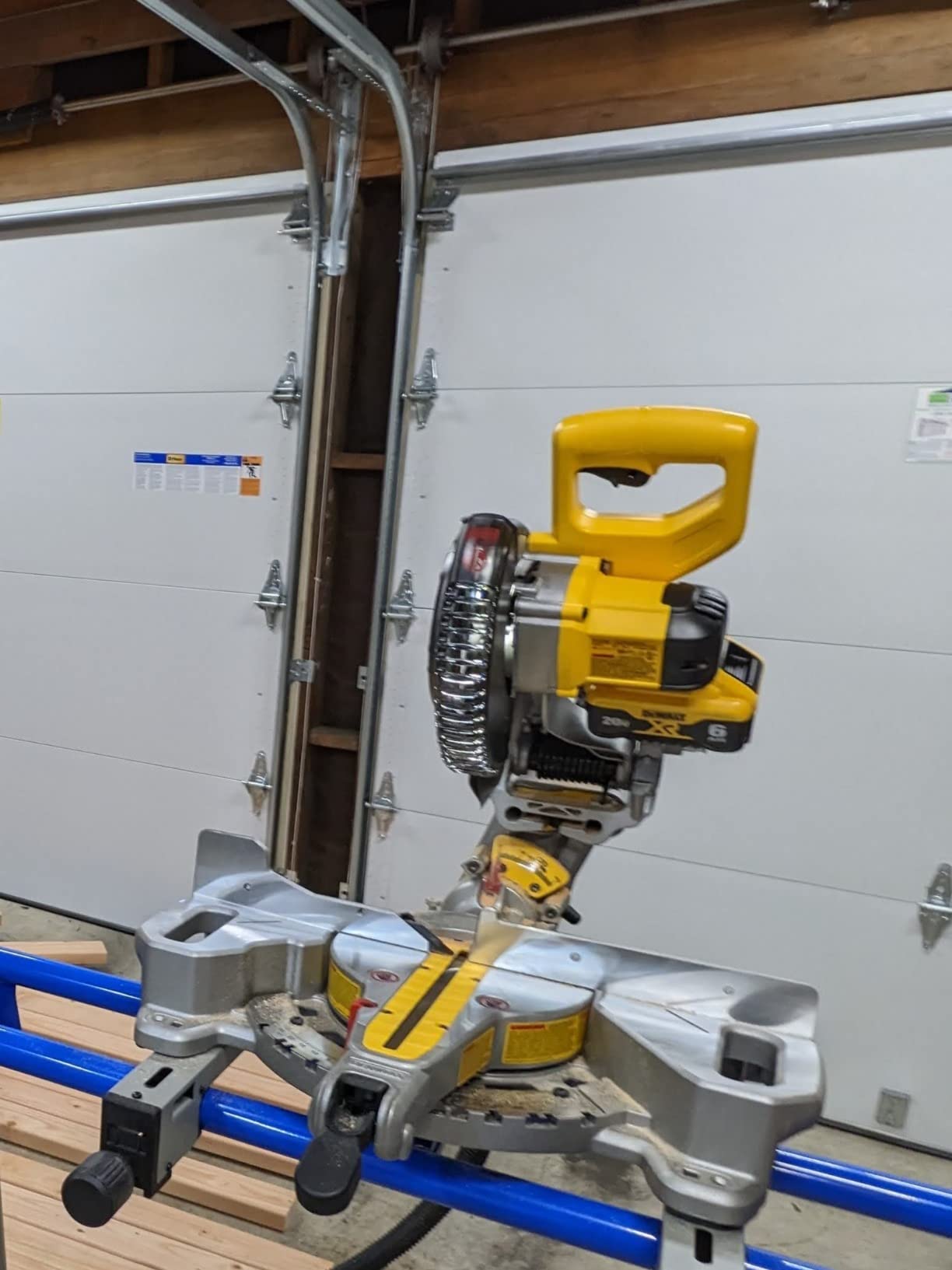 DEWALT 20V MAX 7-1/4-Inch Miter Saw, Tool Only, Cordless (DCS361B) - Customer Photo 2