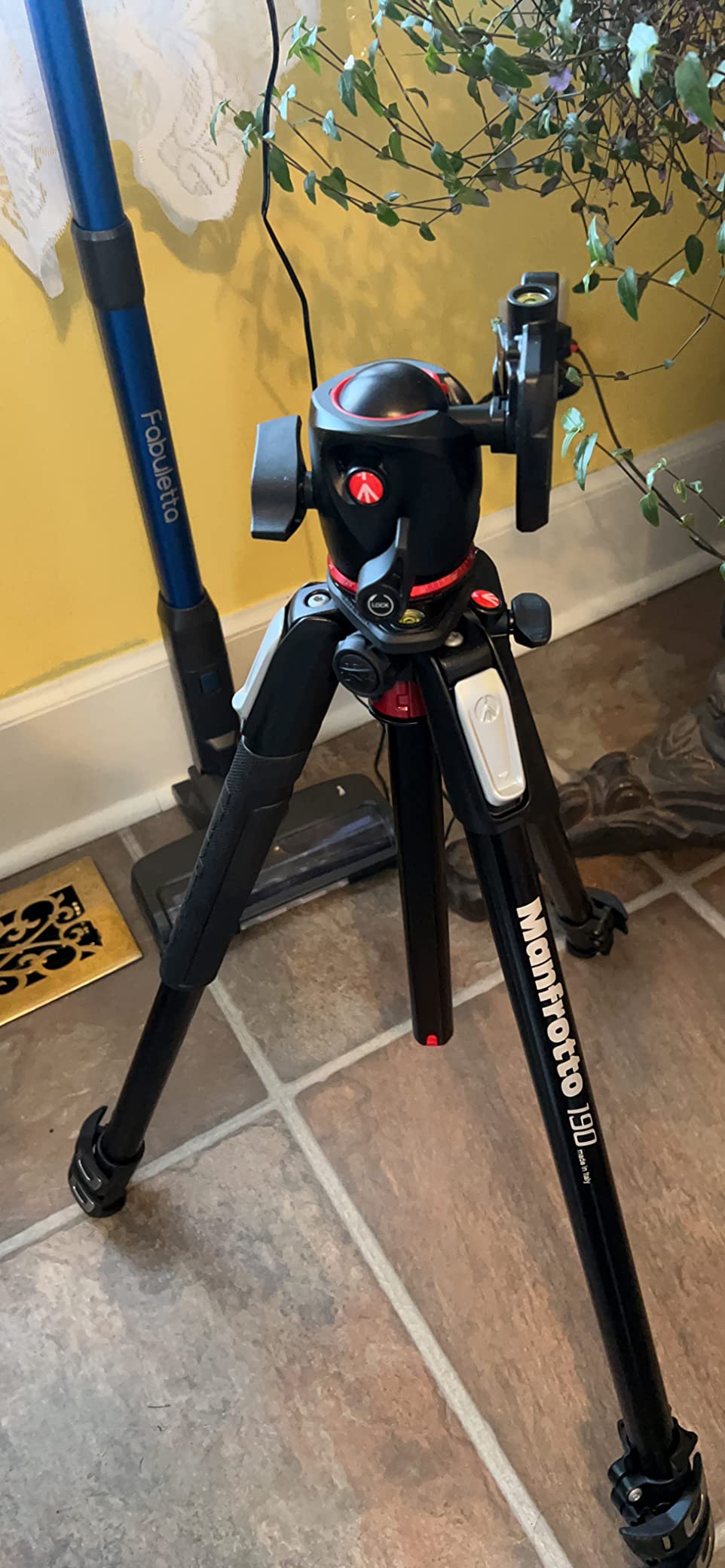 Manfrotto 190XPRO Aluminum 3-Section Tripod Kit with Ball Head (MK190XPRO3-BHQ2) Customer Review Manfrotto 190XPRO Aluminum 3-Section Tripod Kit with Ball Head (MK190XPRO3-BHQ2) - Customer Photo 1