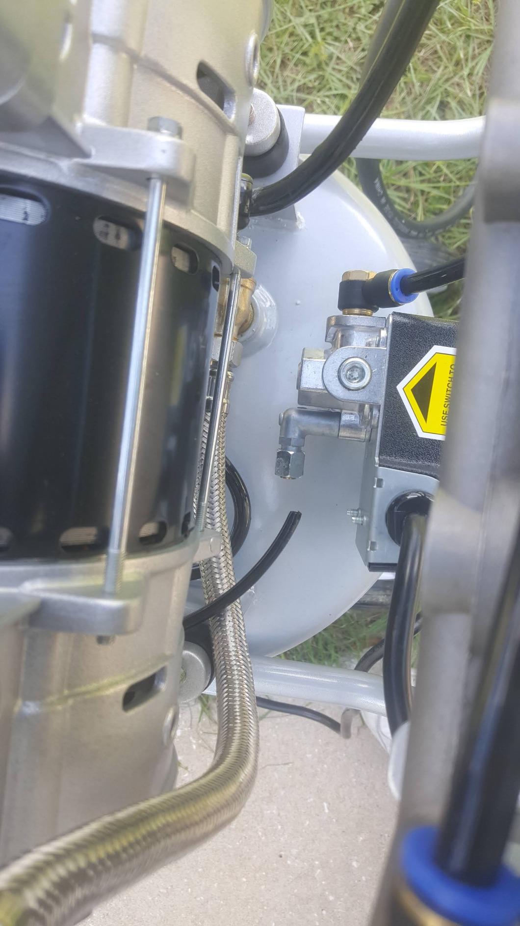 California Air Tools 10020C-22060 2.0 HP Ultra Quiet and Oil-Free Air Compressor, 10 Gallon Steel Tank with Wheels, 70 dBA Noise Level, 220 Volt - Customer Photo 2