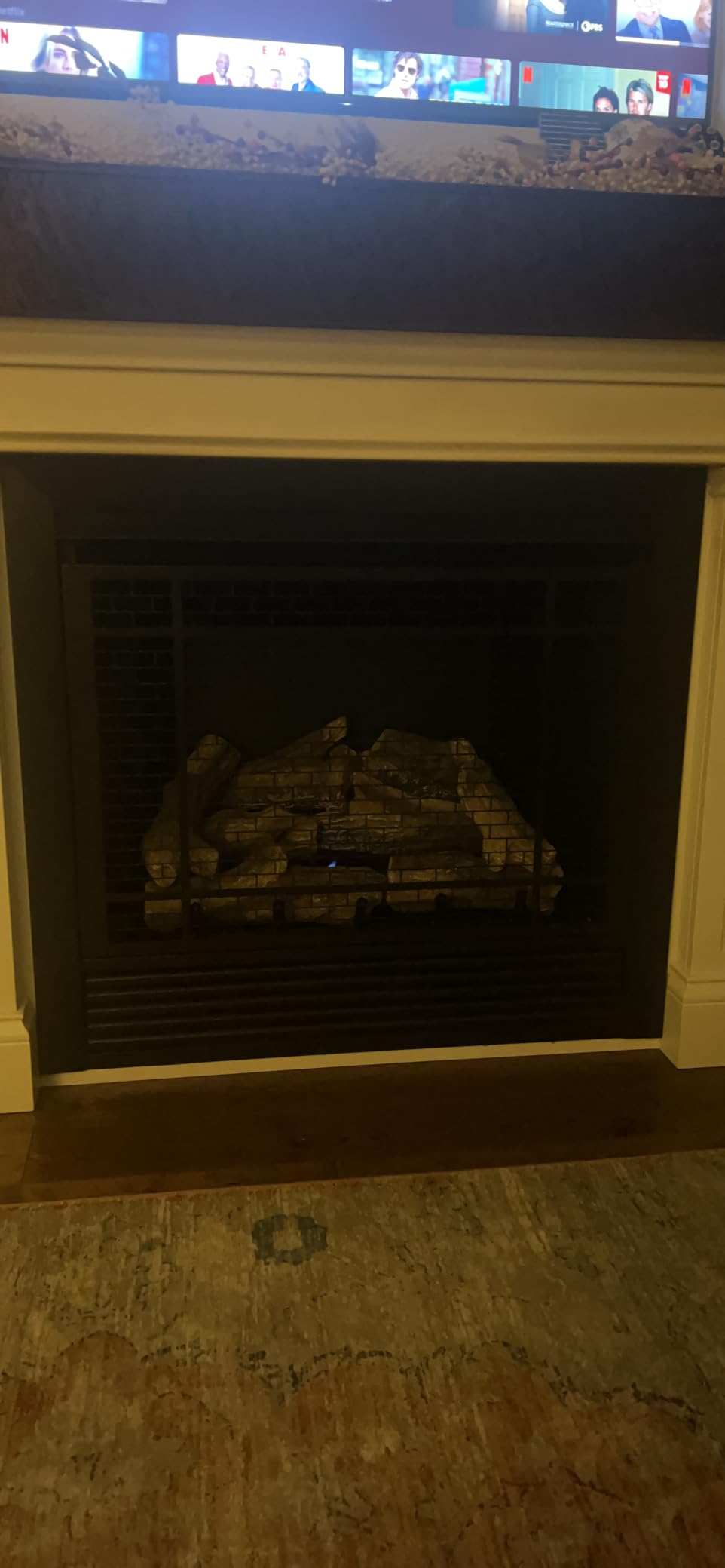 Duluth Forge Dual Fuel Ventless Gas Fireplace Insert, Remote Control, 9 Fire Logs, Use with Natural Gas or Liquid Propane, 32000 BTU, Heats up to 1500 Sq. Ft., Black - Customer Photo 2